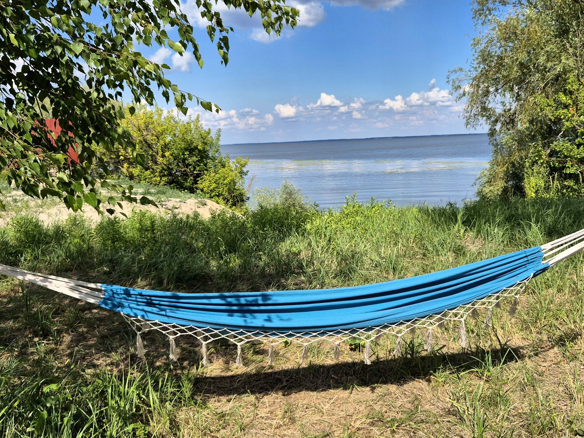 Кемпінг на двох на березі моря