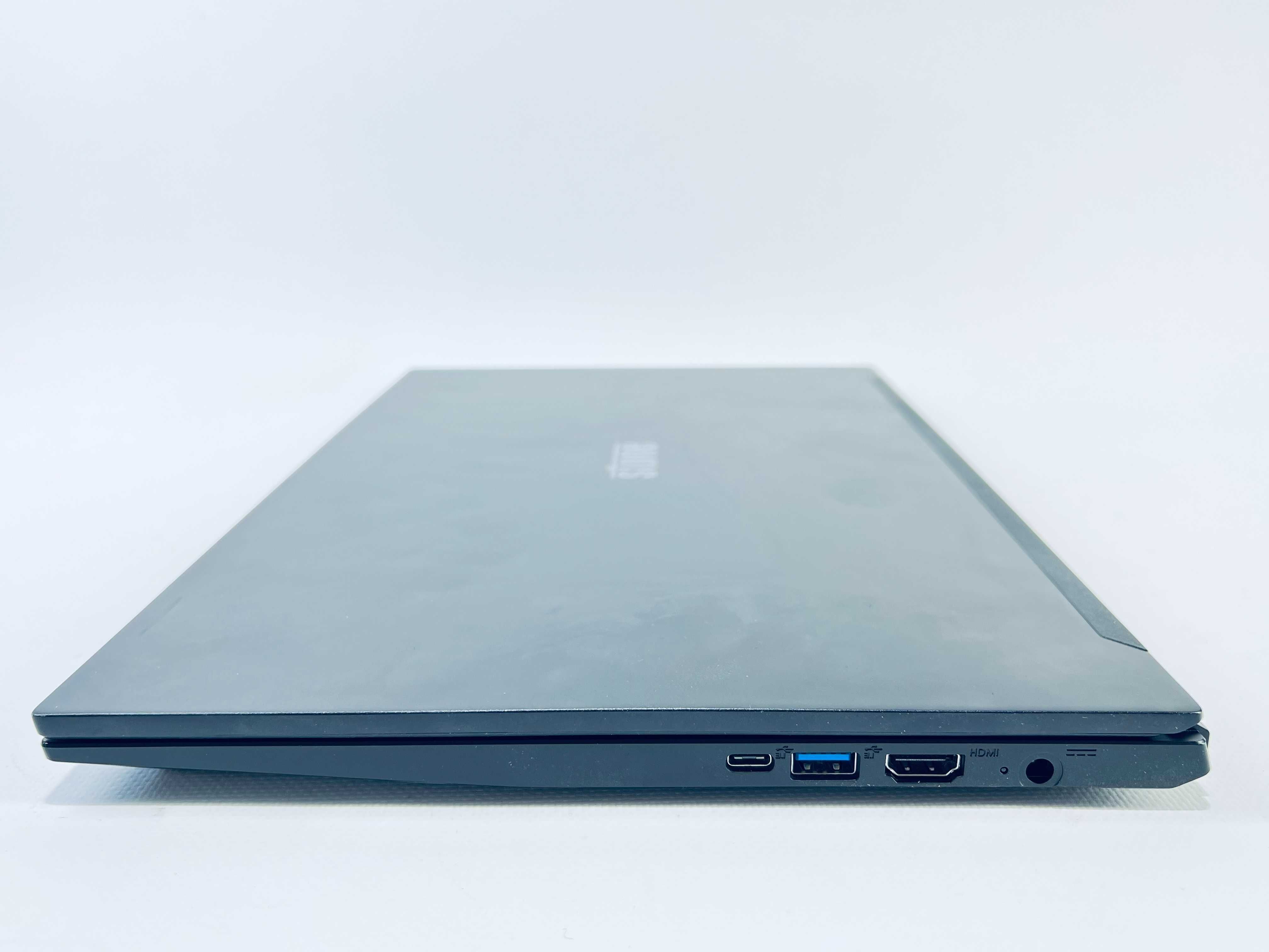 Stonebook Pro P105E / i5-10210U / 8GB / 256 GB 15.6 TN HD 1920x1080
