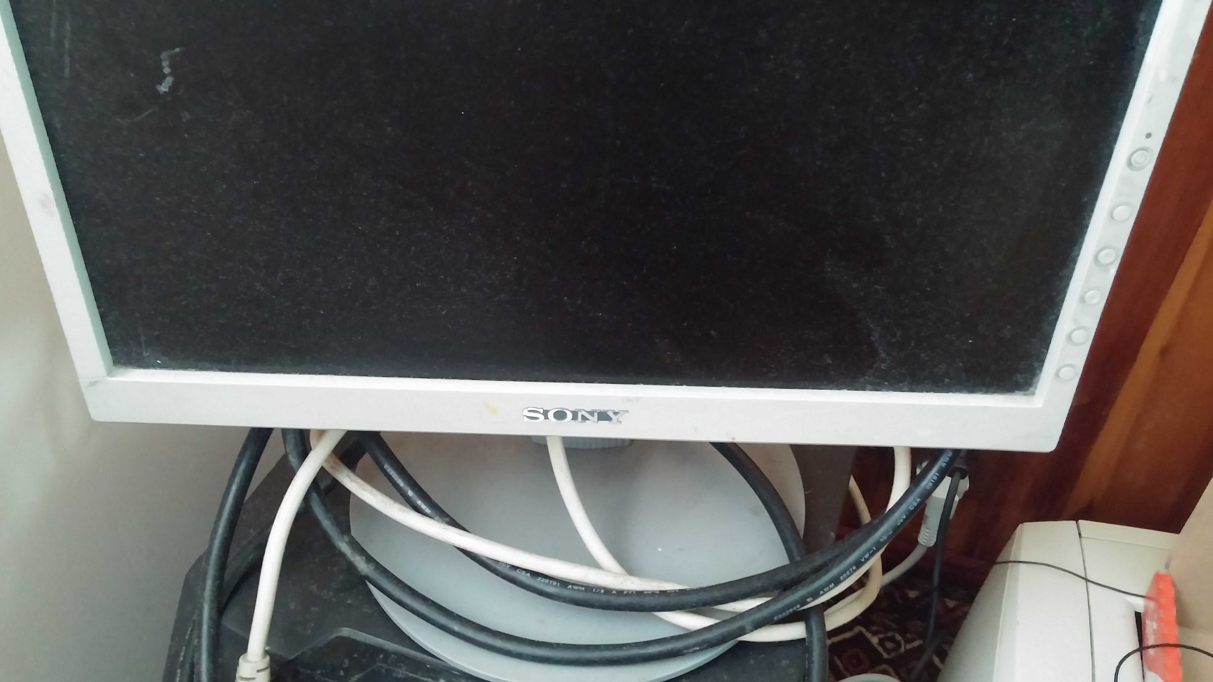 Monitor SONY 17 cali LCD GRATIS  2 kable do podłączenia Wysyłka