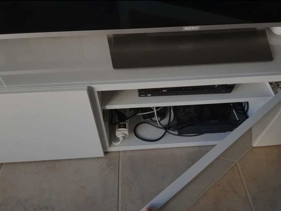 Móvel de sala 180x40, suporte de televisão com vidro, estado como novo