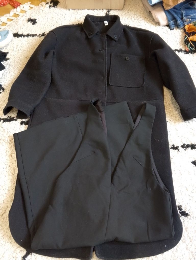Płaszcz czarny wiosenny + sukienka dekolt V M