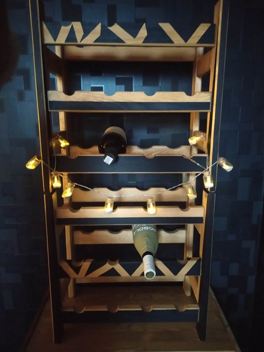 Stojak na wino lite drewno sosnowe loft industrial czarny