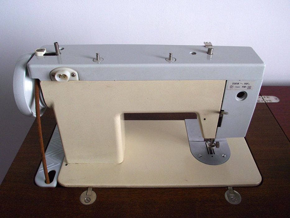 Швейная машинка Чайка 134 (ножной привод), швейна машинка