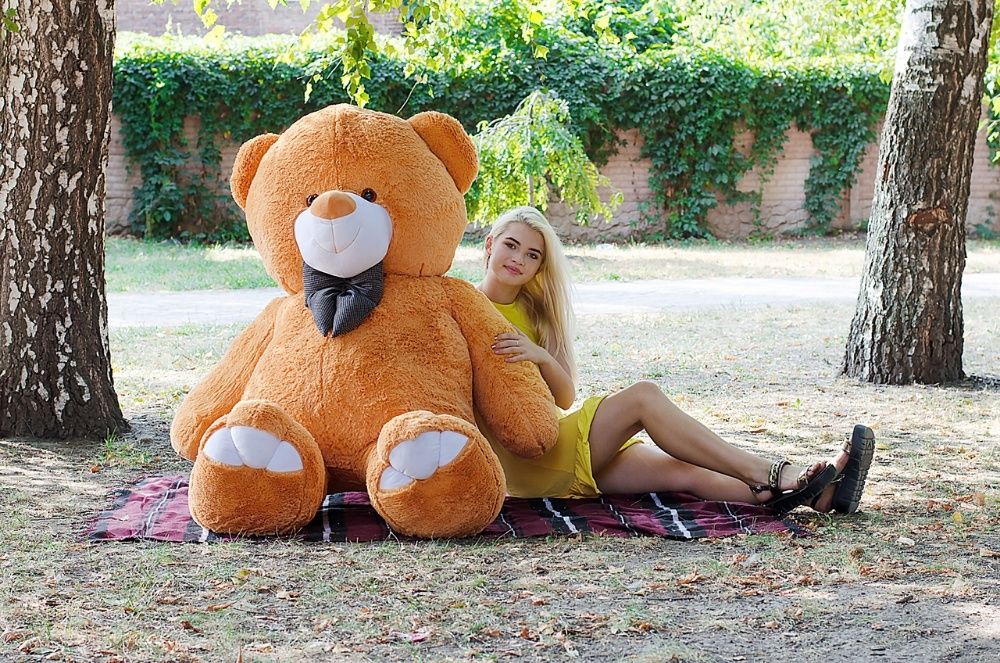 Великий плюшевий ведмедик. Ведмедик Ветлі 200см.