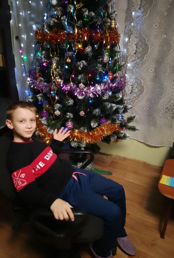 Нужна помощь одягом та продуктами
