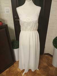 Bardzo ładna sukienka w białym kolorze m-ki