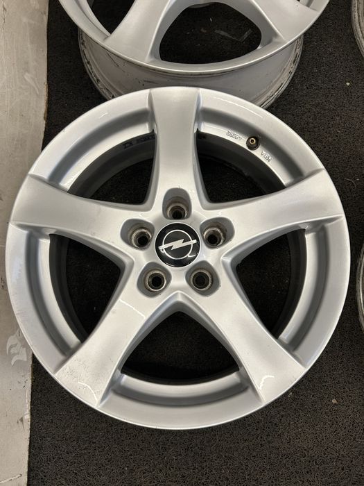 161 Felgi Aluminiowe OPEL R 16 5x105 Bardzo Ładne