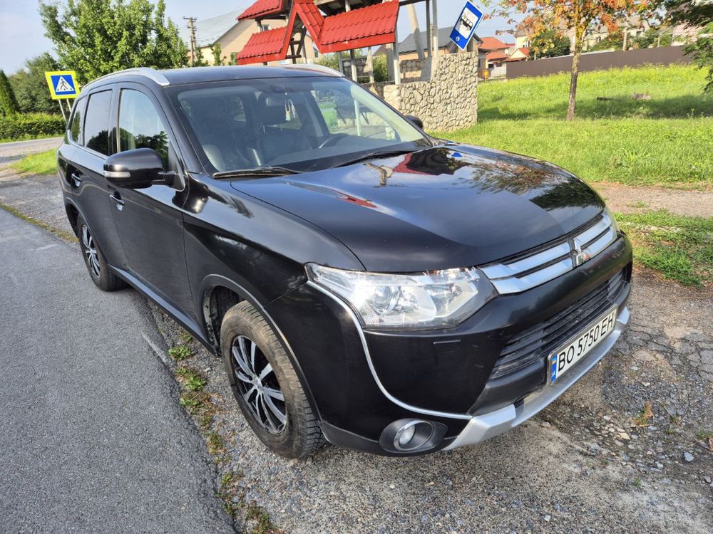 Mitsubishi Outlander 2014 рік
