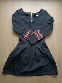 Czarna sukienka rozmiar M firmy NaOko