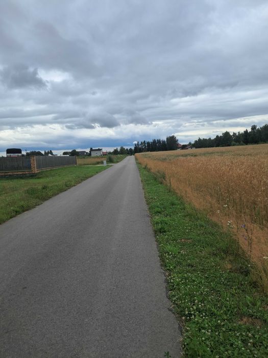 Sprzedam działkę budowlaną w Okszowie 13a