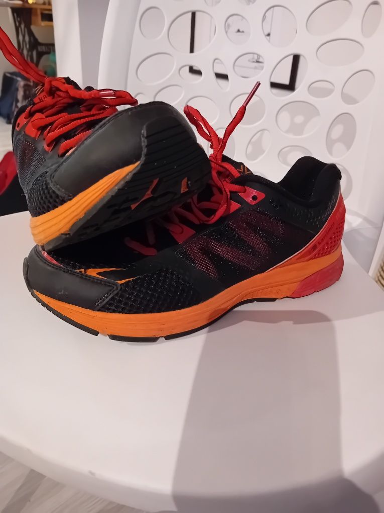 Sprzedam buty do biegania marki Karrimor