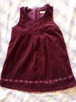 Grubsza fioletowa sukienka welurowa z haftem i tiulem