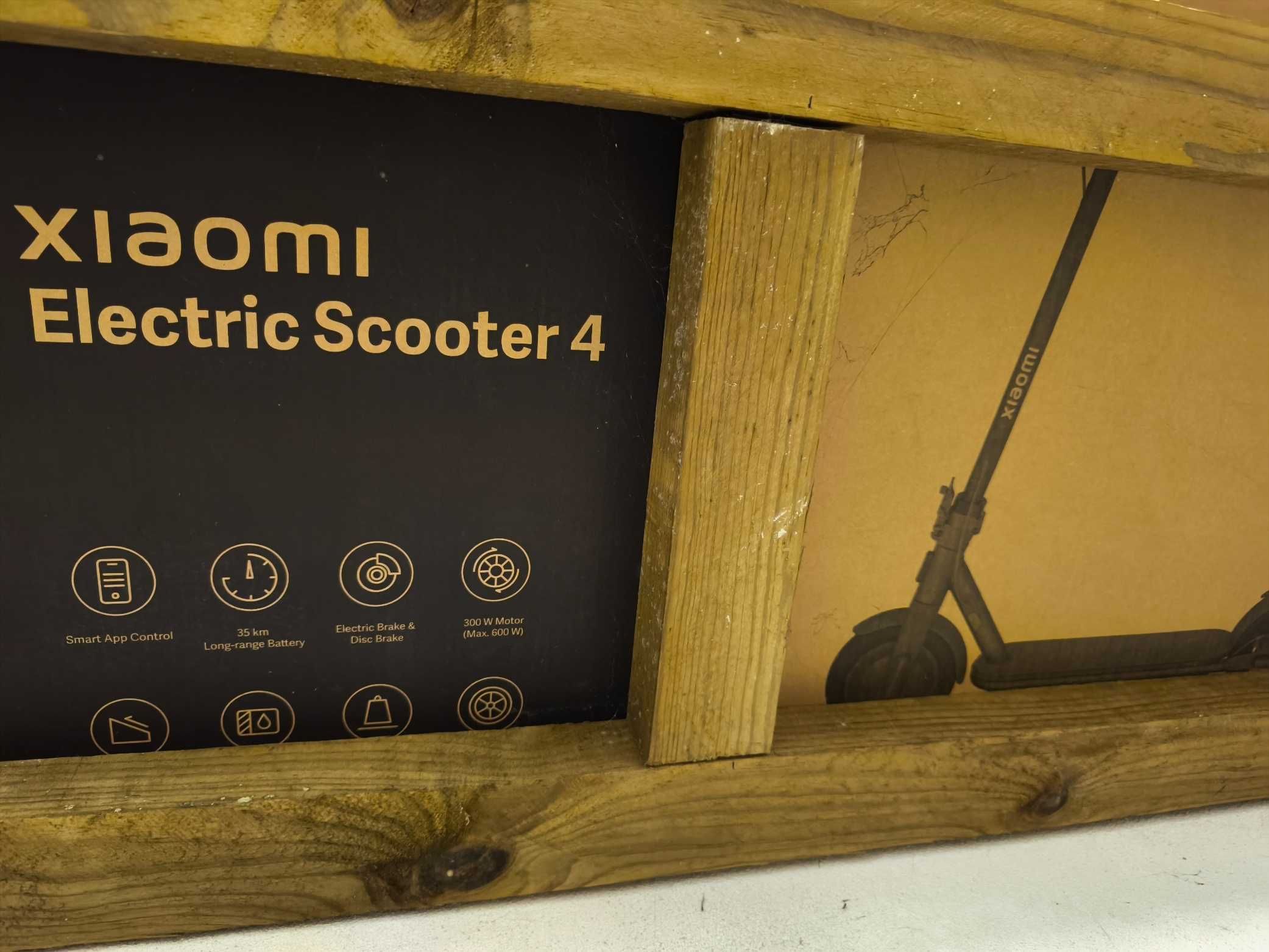 Trotinete Xiaomi 4 - Como Nova