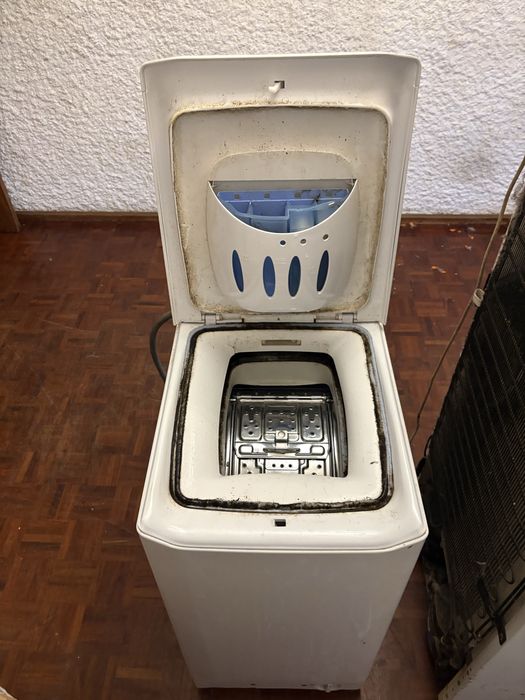 Maquina de lavar roupa pequena