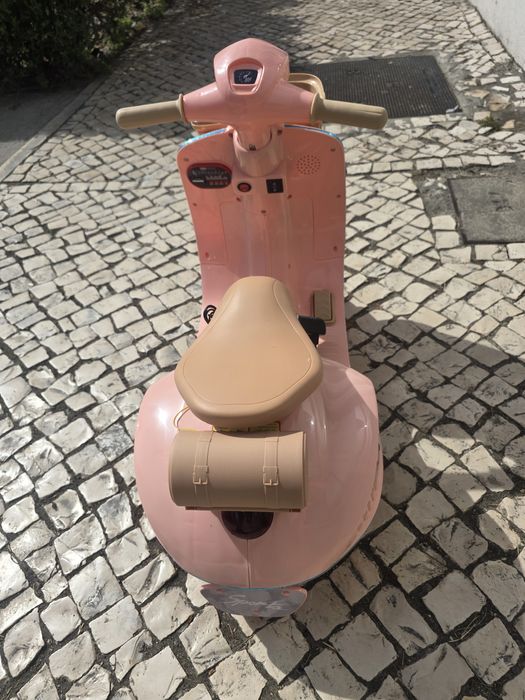 Mota elétrica para criança várias cores disponívei novoss