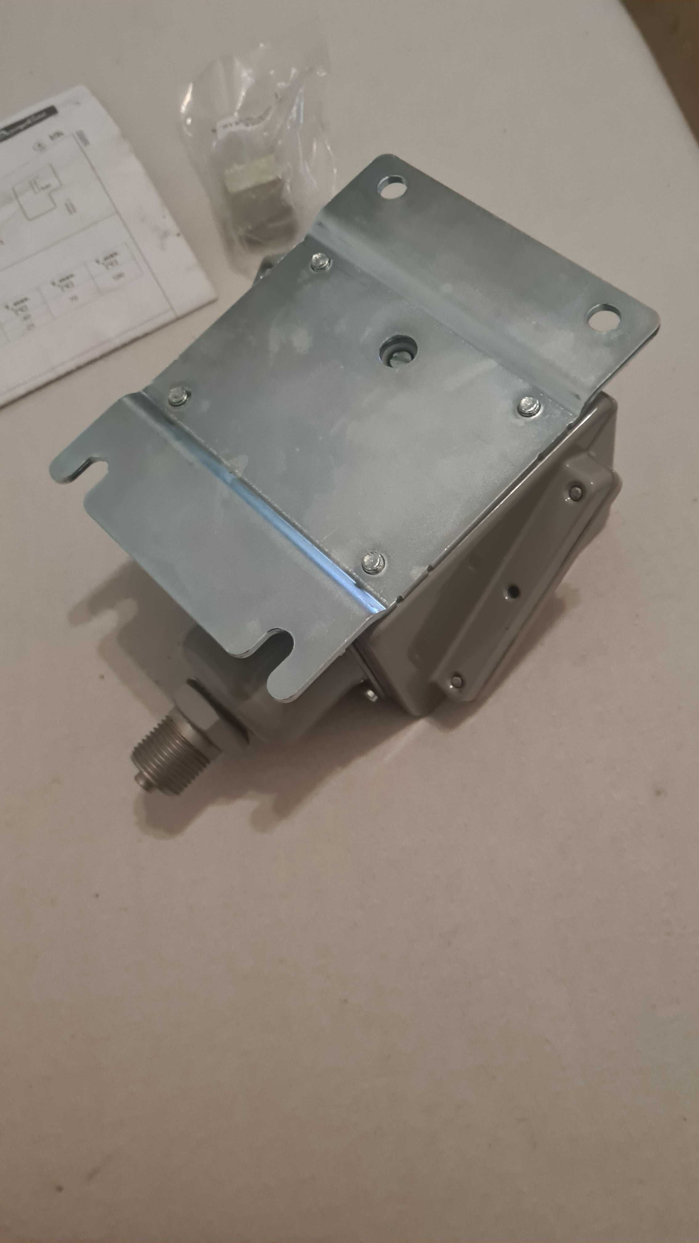 Wyłącznik ciśnieniowy Danfoss KPS 33 3/8"