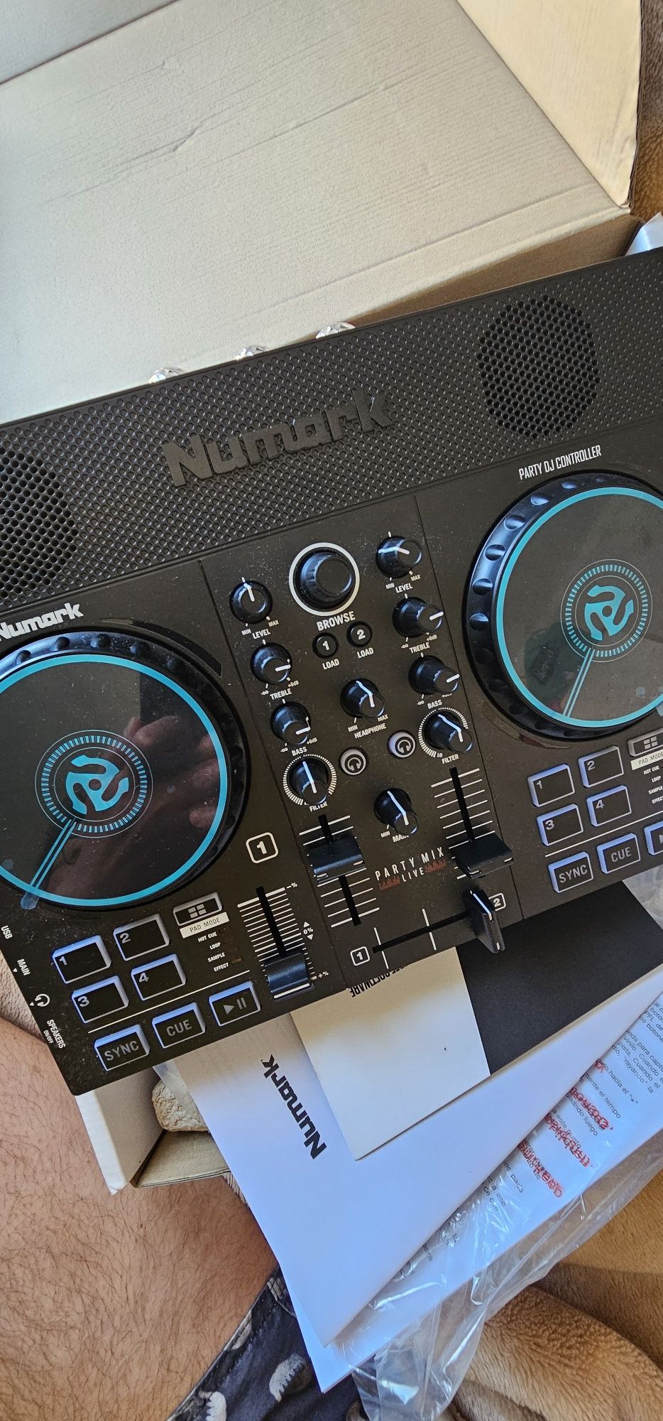 Controladora DJ NUMARK mix NOVA