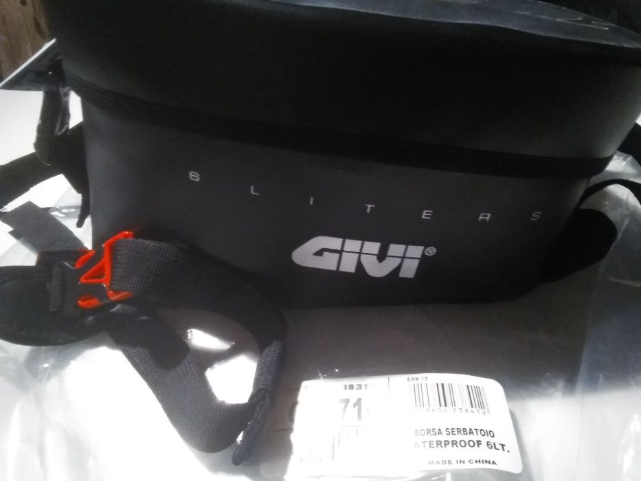 GRT716 torba GIVI 6L , wodoszczelna ,czarna , tangbak