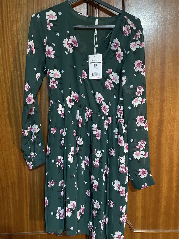 Vestido verde com flores