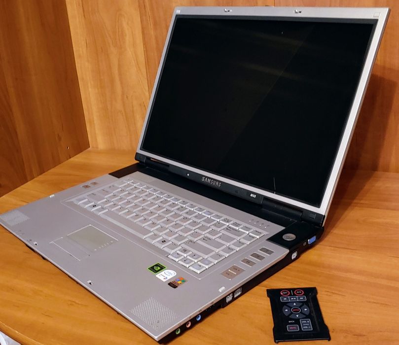 Samsung M55. Ноутбук, экран 17 дюймов (NP-M55T000)