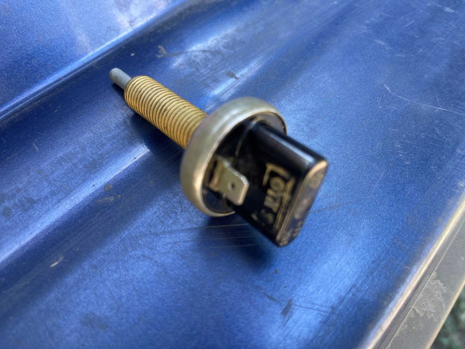 датчик стоп сигнала (лягушка)ваз 2101.2103.2106.2105 ссср