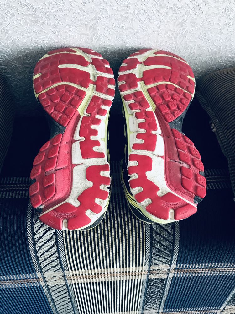 Кросівки Brooks 43-44 розмір, по устілці приблизно   27,5-28 см