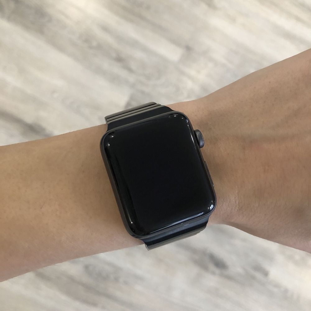 Продам Apple Watch 3 ( 42 mm)