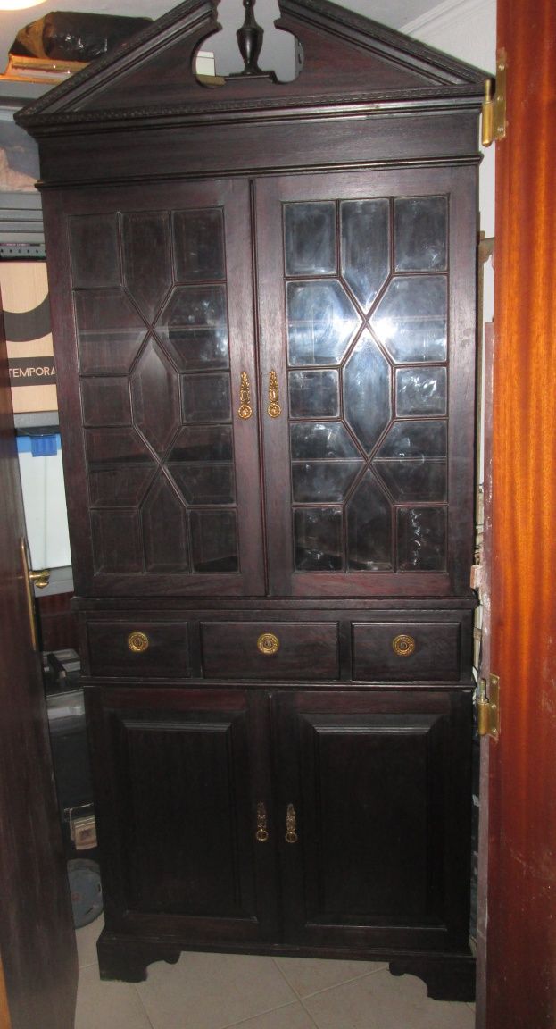 Armário de Canto