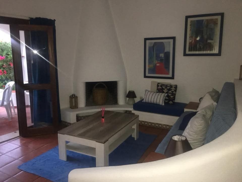 Moradia bifamiliar em Albufeira proximo praia do Castelo