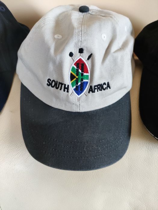 Aż 3 czapki z bawełny 100%- nowe