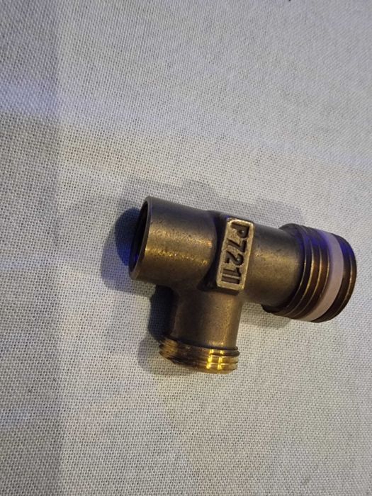 Zawór odcinający kątowy 1/2" X 3/8" Mosiądz do stelaża podtynkowego