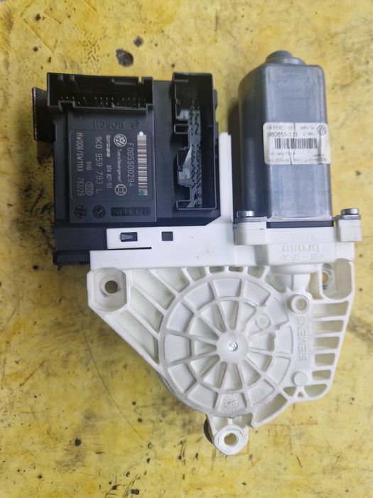 Sterownik Podnosz. Szyby Lewy Przód Vw Audi Seat Skoda 1K0.959.701.P