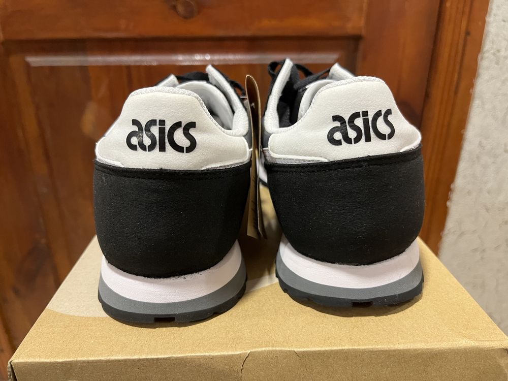 Чоловічі кросівки ASICS Oc Runner 1201A388-021 41 розмір