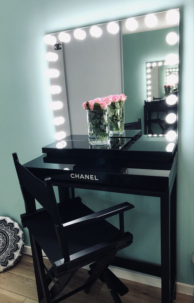 Toaletka CHANEL z lustrem LED i krzesłem w stylu glamour