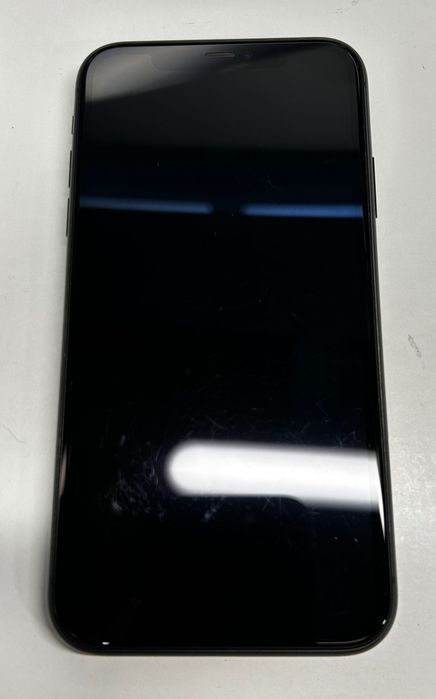 iPhone 11 64GB Preto – 80% bateria – Bom estado + carregador incluído