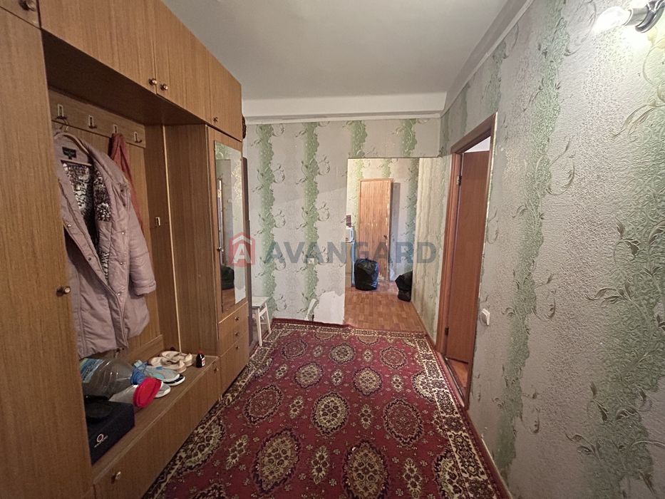 Трикімнатна квартира на Космосі