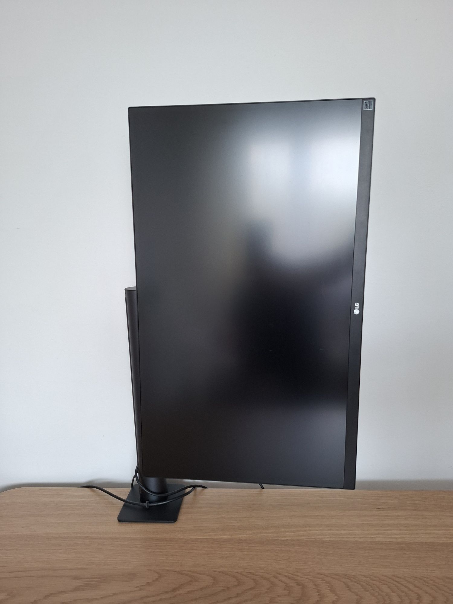 Monitor LGUltraFineDisplayErgo 27UN880 27cali 
LGUltraFineDisplayErgo