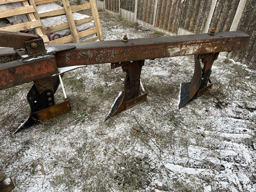 Продам плуг ПЛН-5-35