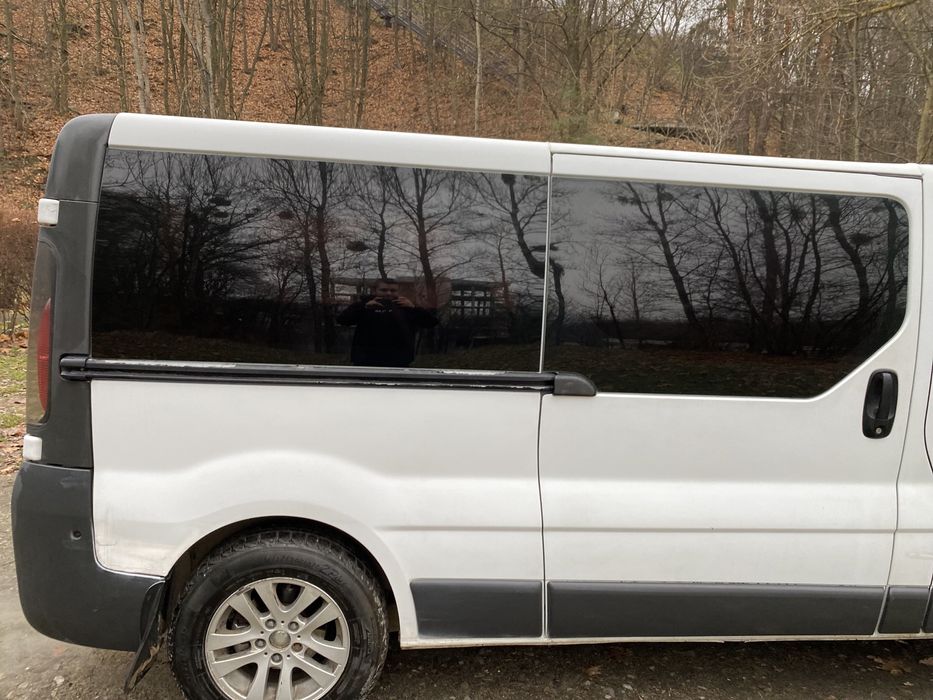 Opel Vivaro 2004 рік 1.9 довга база