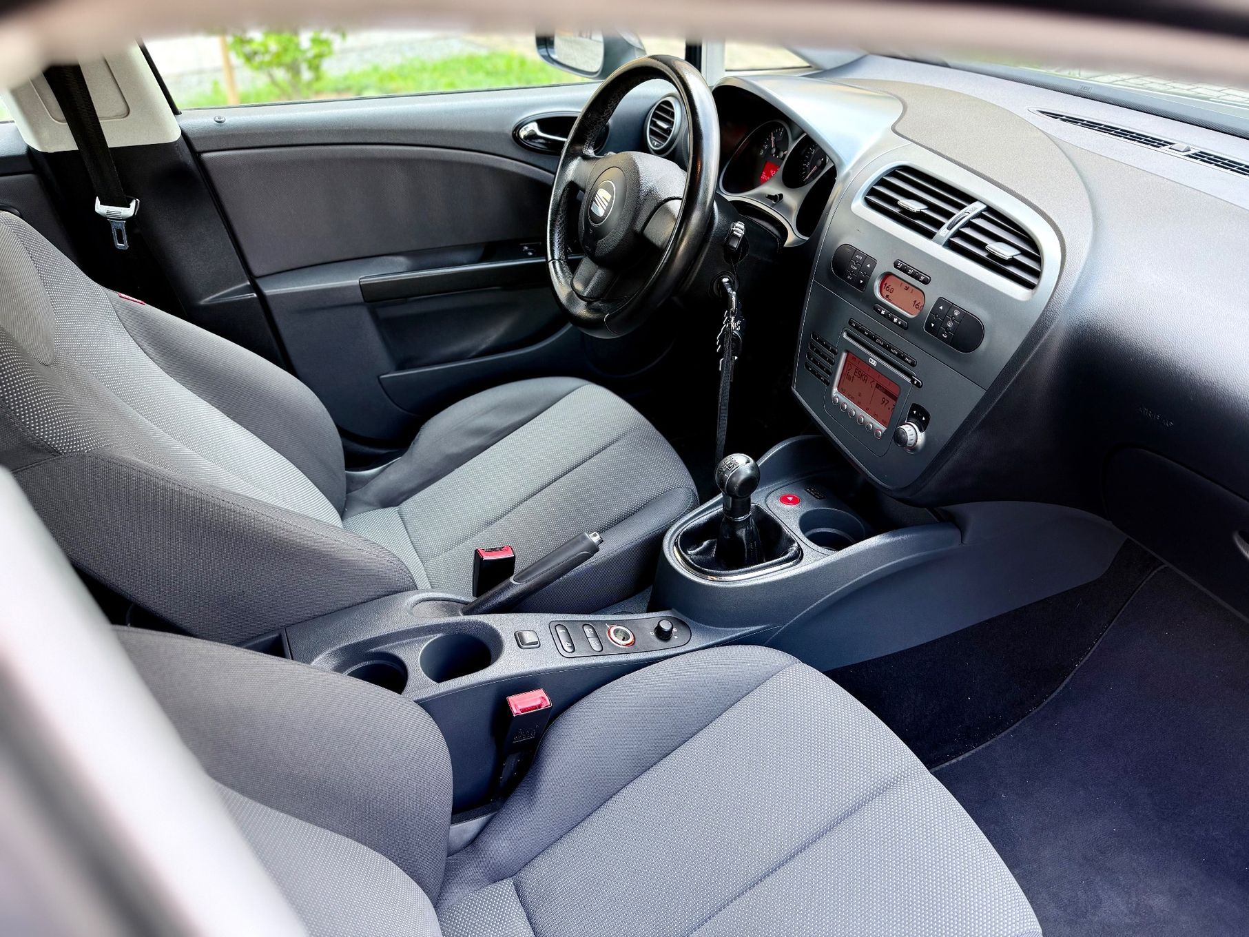 Seat Leon Piękny Stan 1.6 MPI 06/2007r NOWE SPRZĘGŁO I ROZRZĄD Ani grama Rdzy