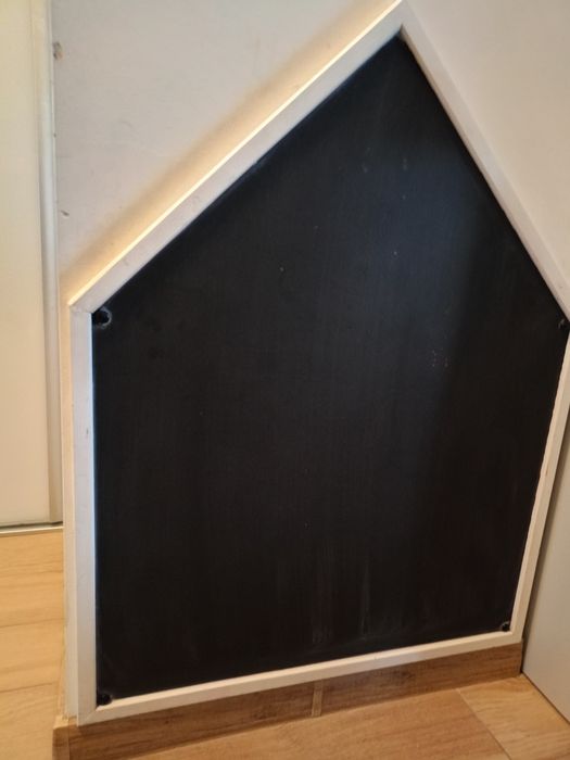 Tablica kredowa DOMEK z białą ramą 73x93cm