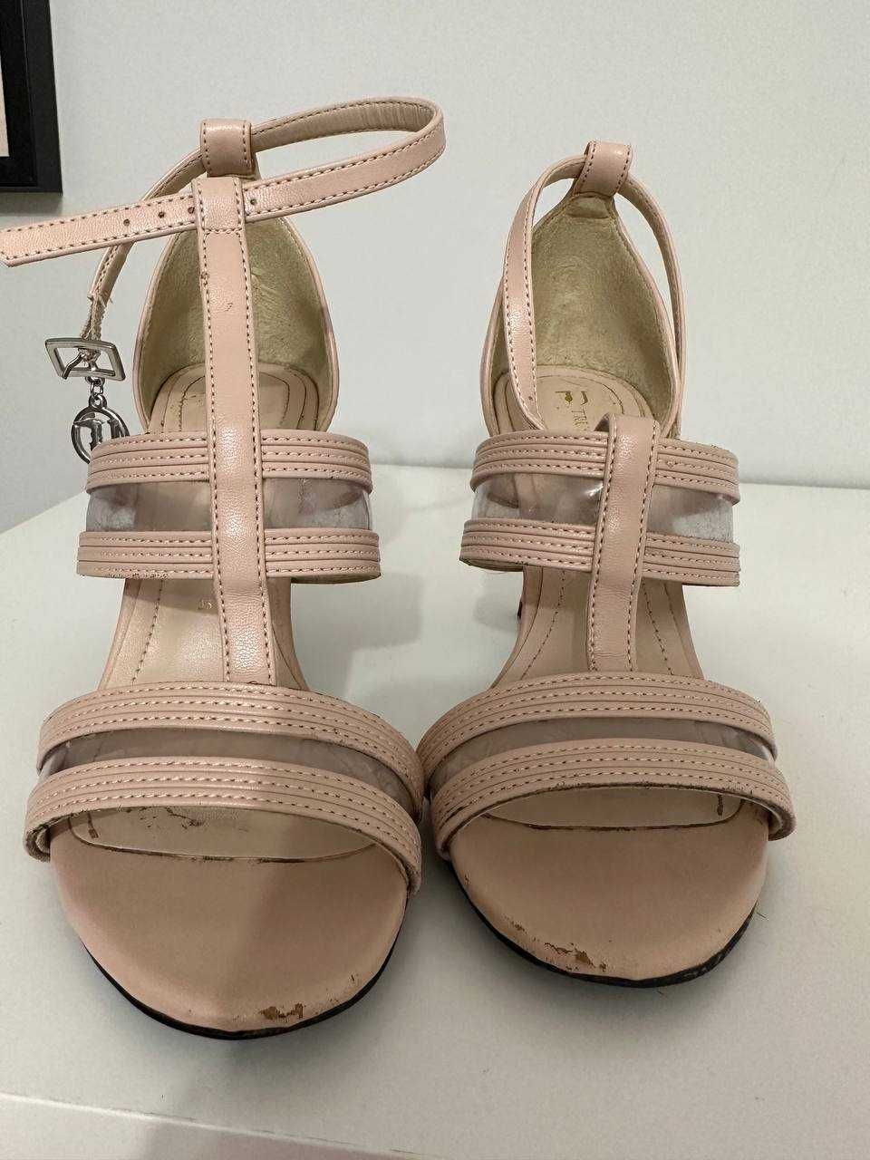 Trussardi Jeans Szpilki, rozmiar 35