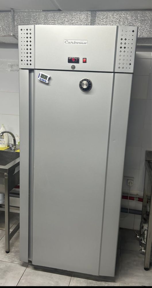 шафа холодильна 650 л HKN -GX650TN INOX