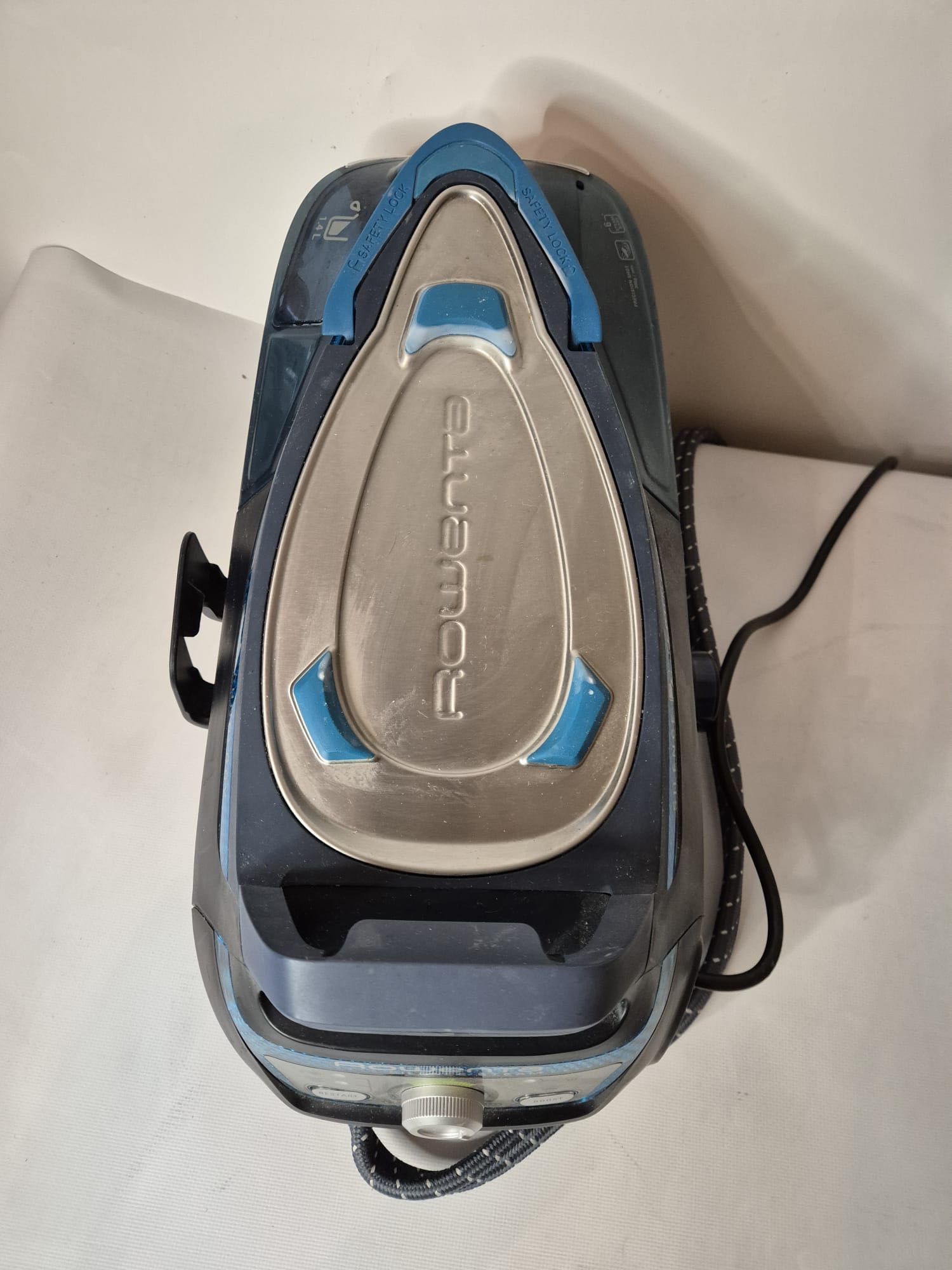Stacja pary Rowenta DG 8960