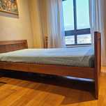 Cama de solteiro em pinho mel