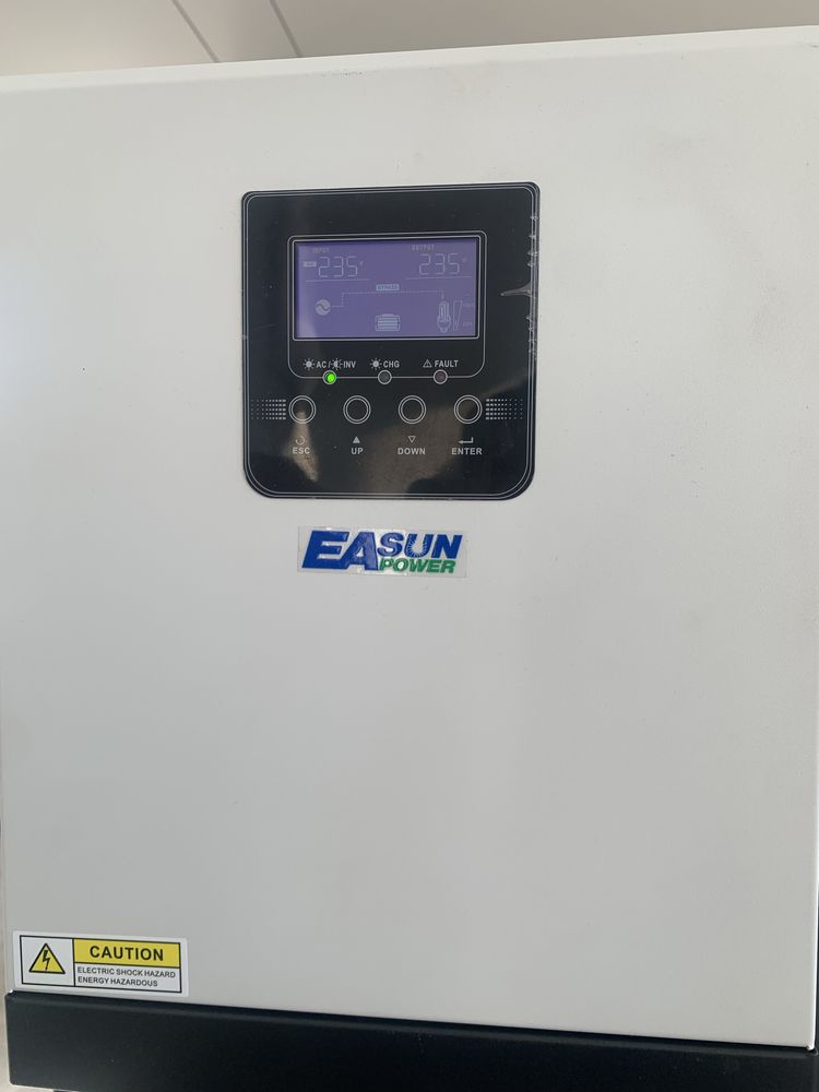 Інвертор Easun Isolar 2.4Квт з акумуляторами, ДБЖ, ИБП