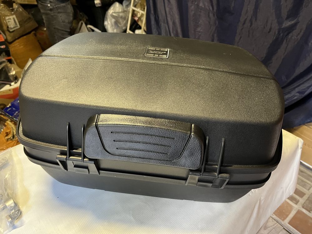 Ящик Helmet Box центральный кофр 50л