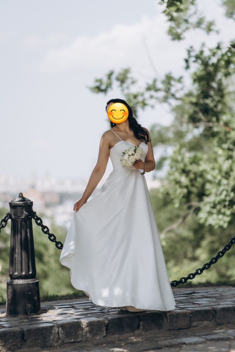 Весільна сукня біла/ на випускний