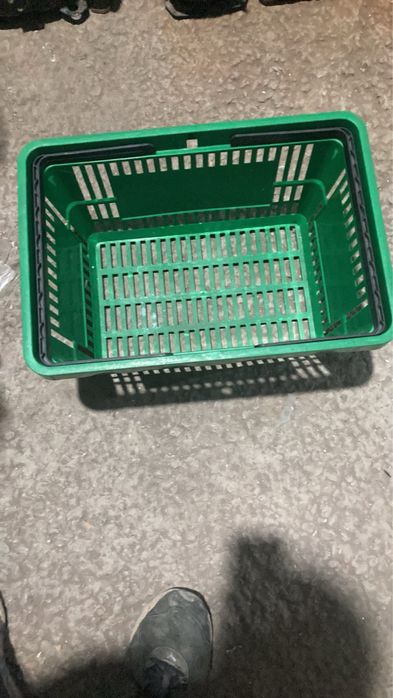 Корзины пластиковые с ручками