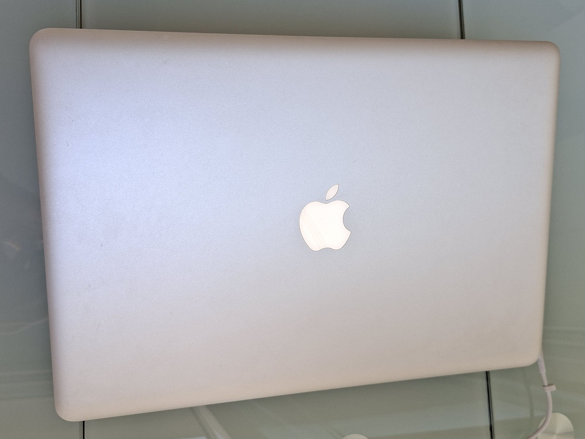 MacBook Pro Core i7 MacOS Monterey| SSD 240G | 8 Gig RAM , Impecável